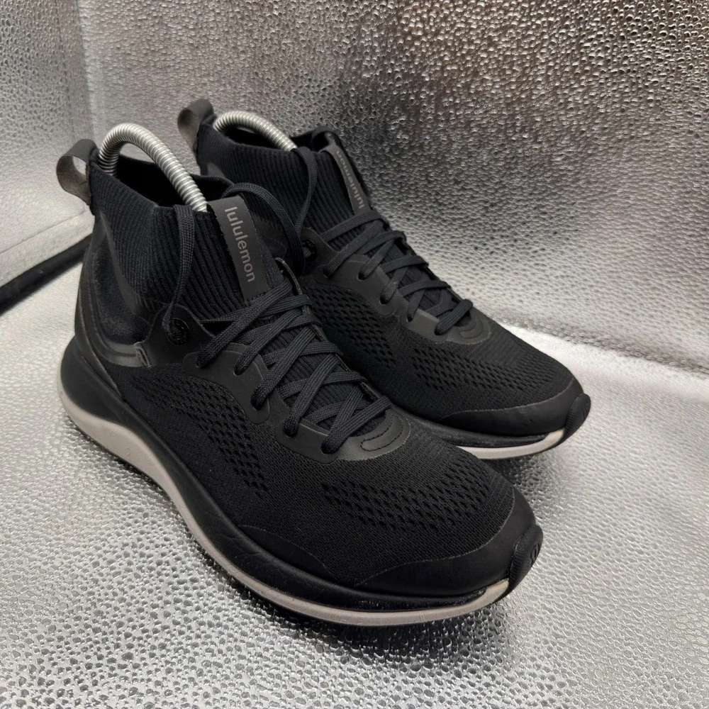 Size 8.5 Lululemon Chargefeel Workout Mid Womens Black Excellent Mid Top Sneaker